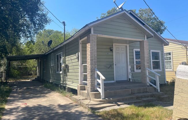 Section 8 Accepted-3-Bedroom Home – 611 Elesa