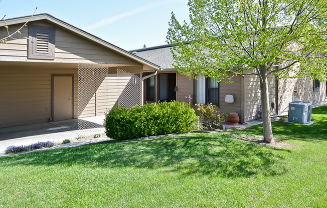 2 bedroom 2 bath townhome located on the Bench