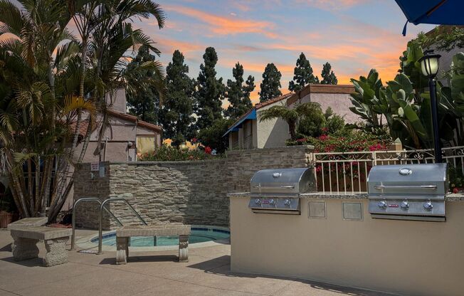 2 beds, 1 bath, 880 sqft, $2,538, Unit 007