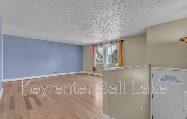 4933 W KATHLEEN AVE