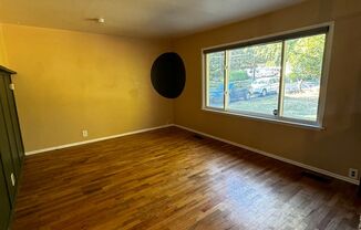 3 beds, 1 bath, $2,300