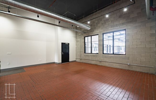 2 beds, 2 baths, $2,100, Unit 727 N. 4th St. Apt. 128