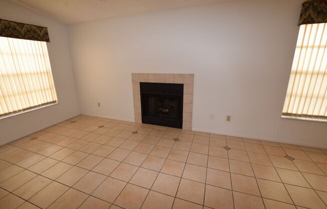 2 beds, 2 baths, $1,600, Unit Orange