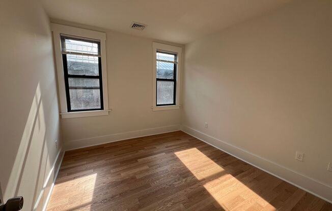 2 beds, 1 bath, 750 sqft, $2,099, Unit 5637 Hobart St. #34