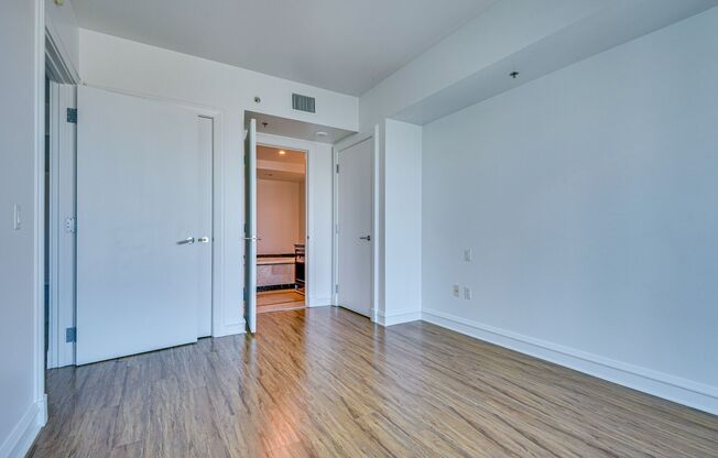 2 beds, 2 baths, $2,450, Unit # 2407