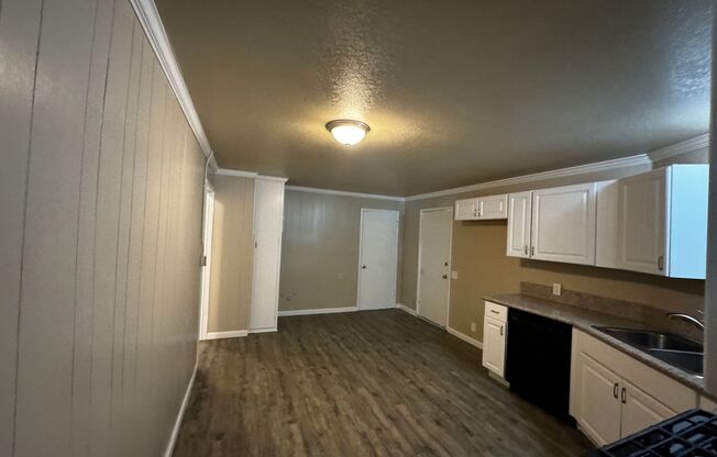 2 beds, 1 bath, $1,450