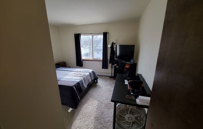 1 bed, 1 bath, $895, Unit 62