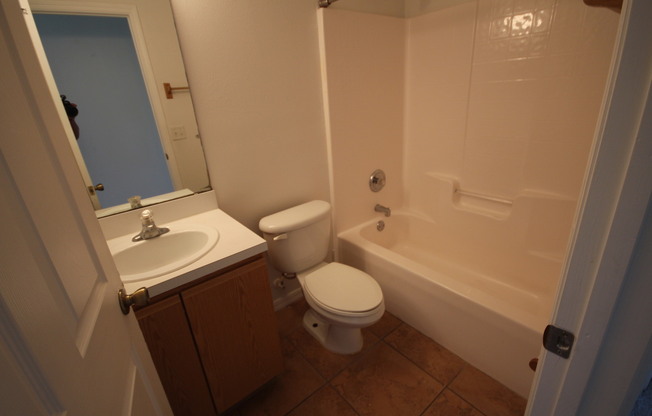 3 beds, 2 baths, $1,525