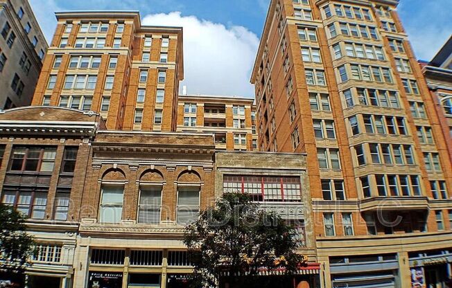 915 E Street NW #1002