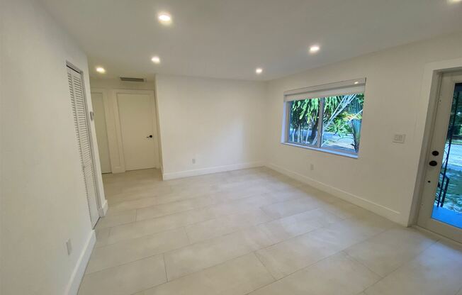 1155 NE 123rd St Apt A