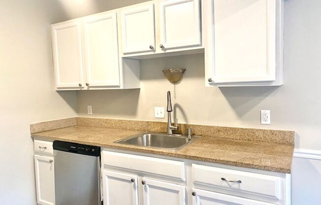 Spacious City Living at Linwood Towers – Unique and Convenient 2 Bed / 1 Bath