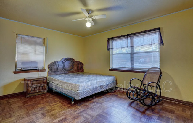 1221 NE 44 ST
