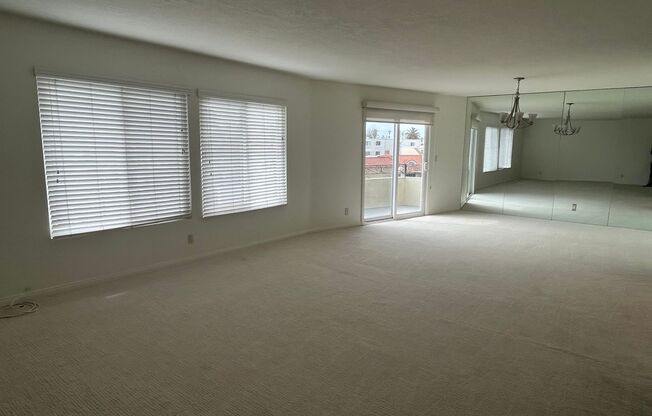 FANTASTIC CONDO IN THE HEART OF BELMONT SHORES/BLUFF PARK!