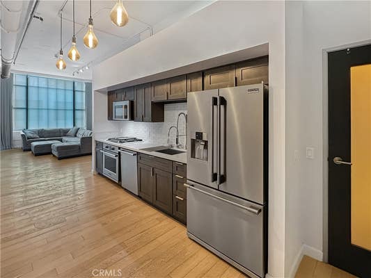 Studio, 1 bath, 700 sqft, $2,200