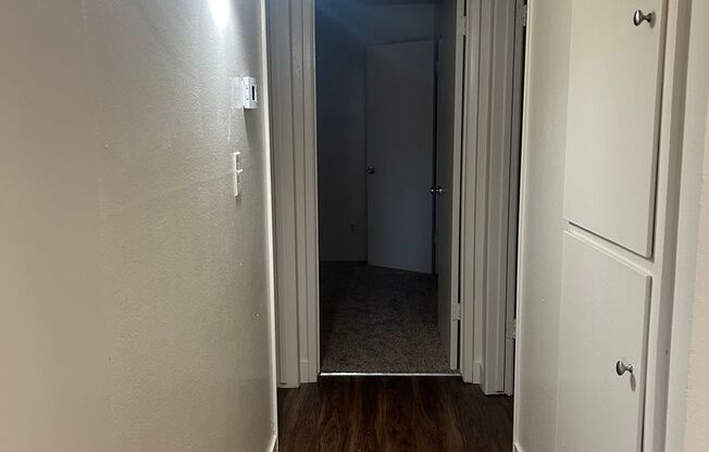 2 beds, 1 bath, 888 sqft, $1,825