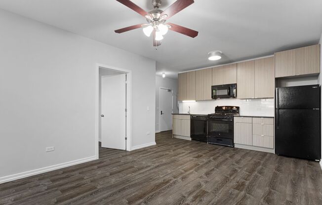 2 beds, 1 bath, $2,300, Unit 201