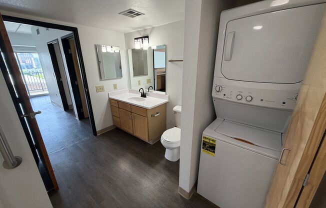 2 beds, 1 bath, 856 sqft, $1,650, Unit 202