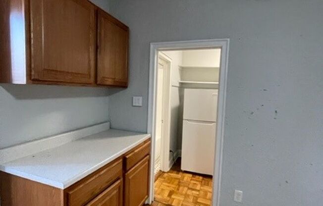 Studio, 1 bath, 215 sqft, $1,285, Unit 707