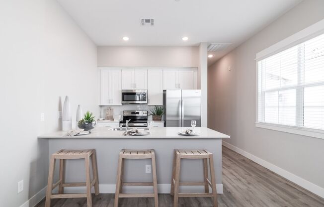 1 bed, 1 bath, 616 sqft, $1,824, Unit Unit 4