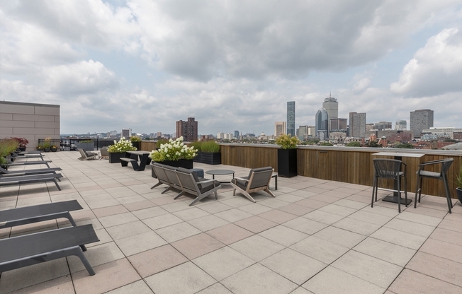 1 bed, 1 bath, 829 sqft, $4,300, Unit 210