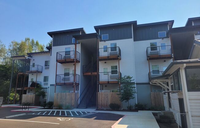 Chemawa Garden Apartments - Newer 1BD Apartment Homes in the heart of Keizer