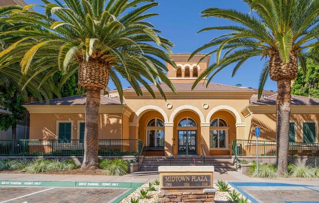 Beautiful & Spacious 3bd Condo With Great Amenities In Gated Property