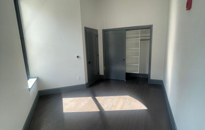 1 bed, 1.5 baths, 750 sqft, $1,999, Unit 303