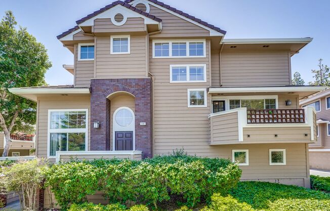 Excellent and Spacious Home - 3BR 2.5 BA - This is a MUST SEE!!!