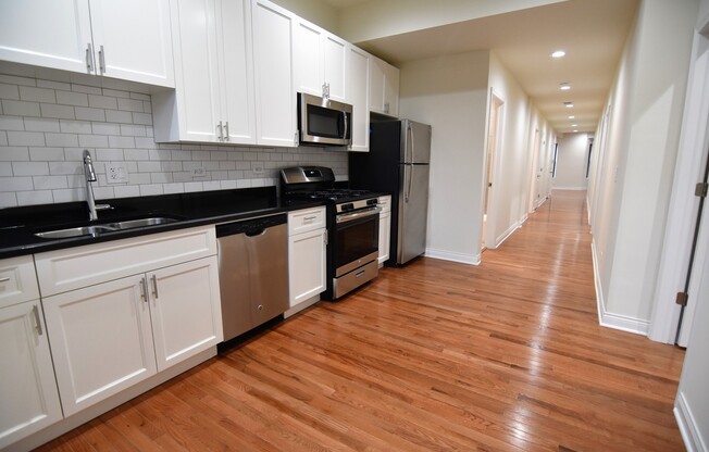 732 W. Grace / 3803-3809 N. Broadway