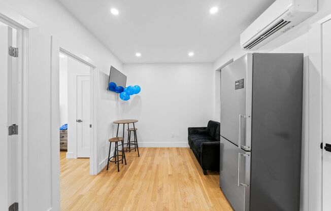 3 beds, 1.5 baths, 602 sqft, $4,200, Unit 1