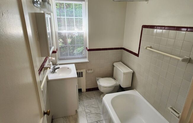 1 bed, 1 bath, 663 sqft, $2,050, Unit D-04