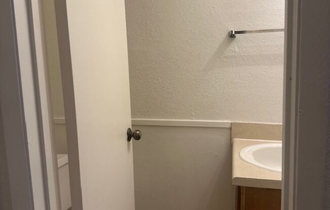 2 beds, 1.5 baths, 1,048 sqft, $880, Unit 0603