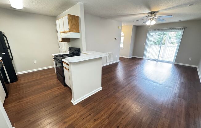 1 bed, 1 bath, 779 sqft, $1,150, Unit 5330