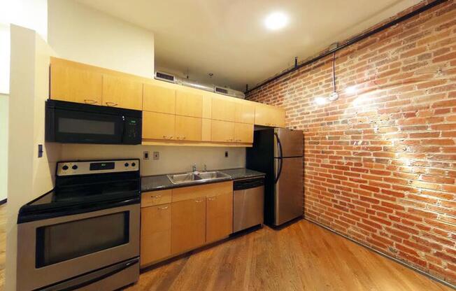 1318 W BROAD ST
