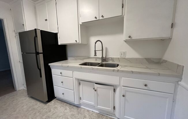 Studio, 1 bath, 625 sqft, $1,448, Unit 11