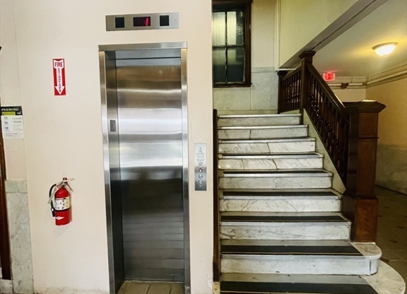 Studio, 1 bath, 475 sqft, $2,400, Unit 54