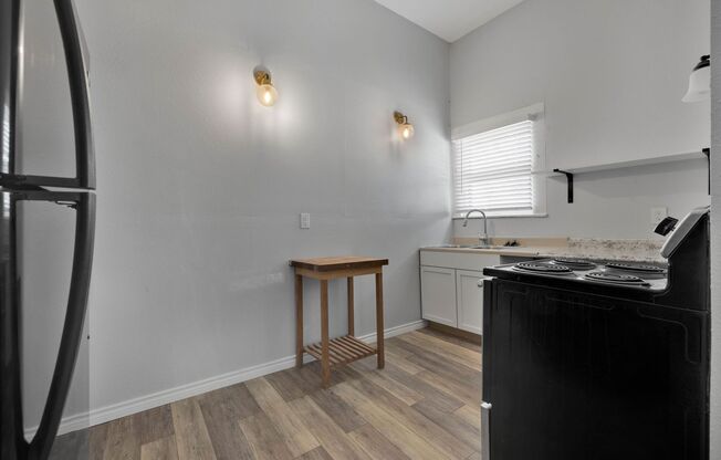 1 bed, 1 bath, 819 sqft, $750, Unit 2