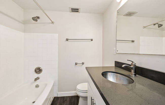 Studio, 1 bath, 525 sqft, $1,395, Unit 108