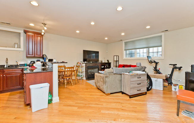 2414 MOFFAT