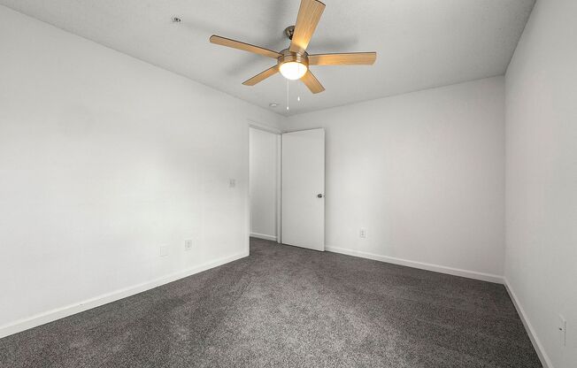 3 beds, 2 baths, 1,260 sqft, $1,513, Unit 3482-03