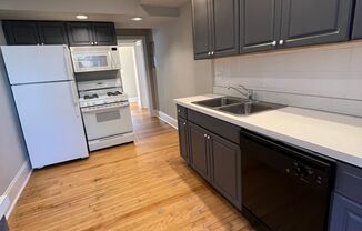 Beautiful Vintage Apartments Near NorthShore Evanston Hospital