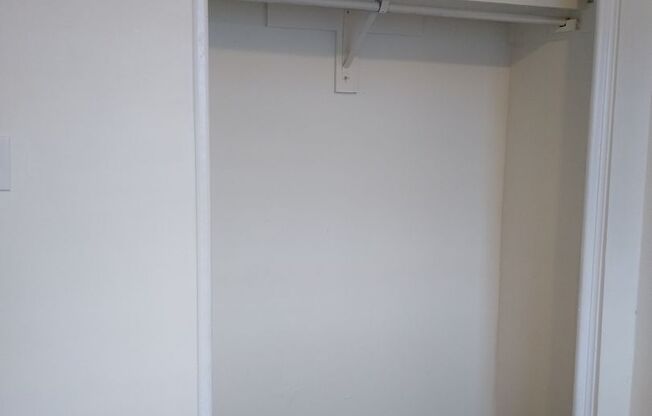 2 beds, 1 bath, 675 sqft, $723, Unit 440 Arter-Unit 16