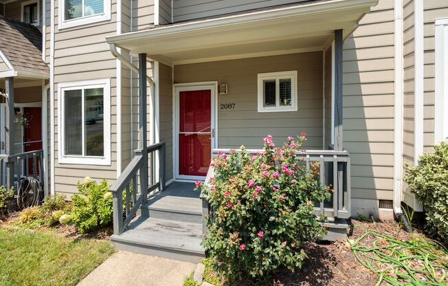 Charming 2 Bedroom/1 Bath Townhome in Henrico ***Available NOW***