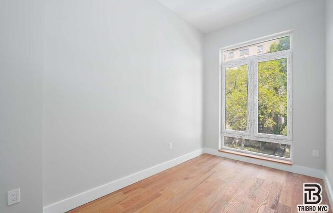850 FLUSHING AVE
