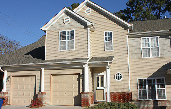 2 Bedroom Townhome with Loft & One Car Garage