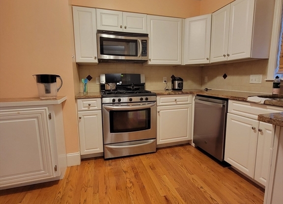 9 ELMORE ST