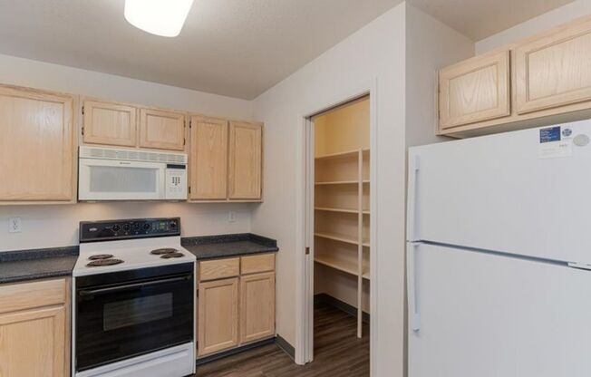 2 beds, 2 baths, 1,100 sqft, $1,695, Unit 23