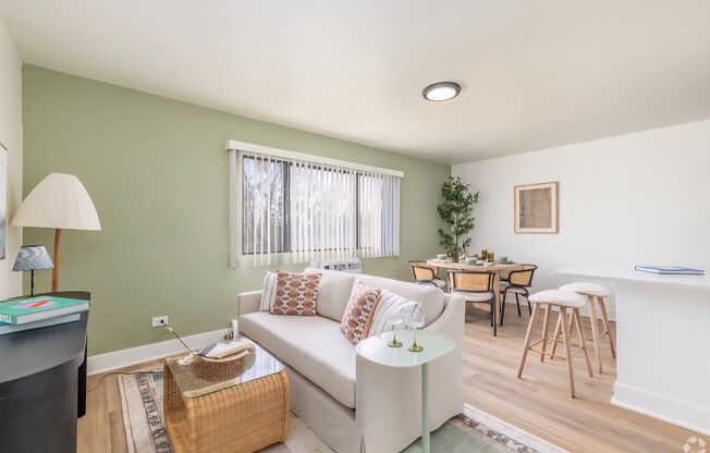 1 bed, 1 bath, 528 sqft, $1,695, Unit #43