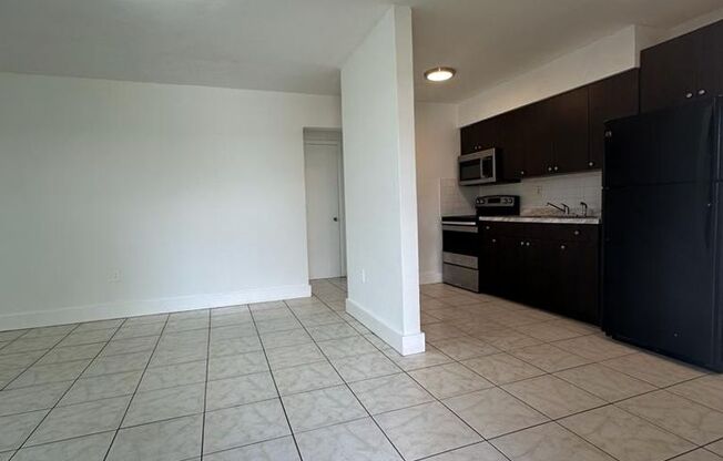 Welcome to Our Charming 2-Bedroom and 1-Bathroom Aparments