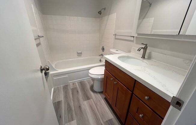 1 bed, 1 bath, 800 sqft, $1,745, Unit 2727 - 102